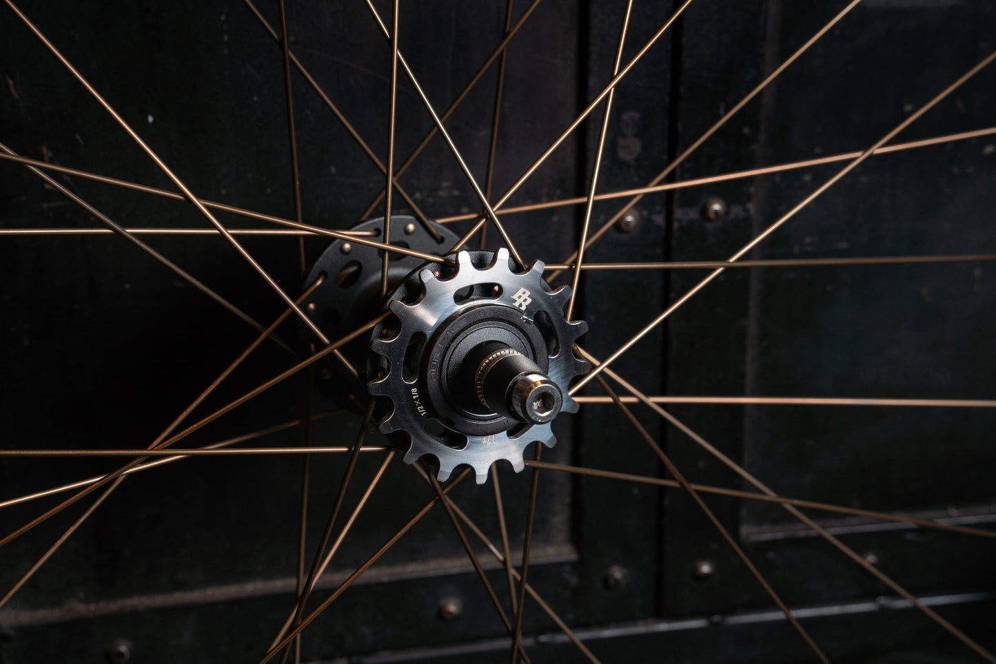 By BROTURES TRACK COG