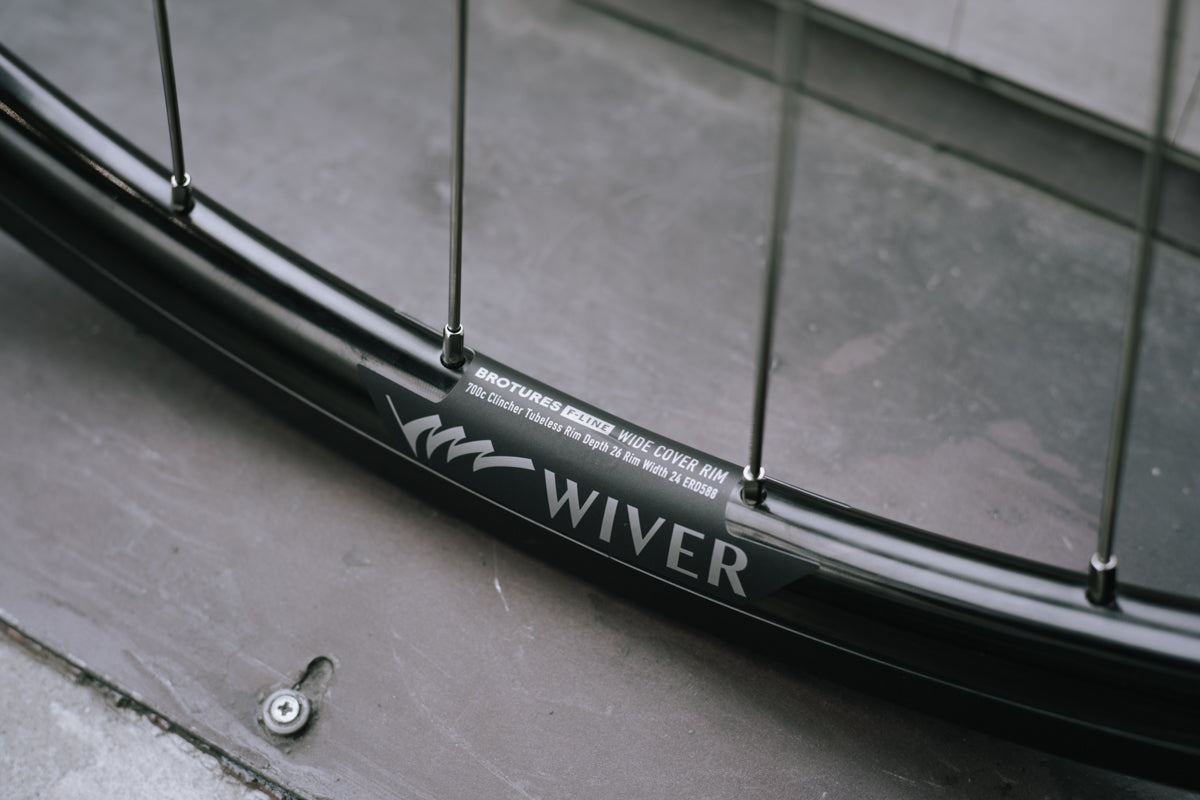 BROTURES WIVER x DURA-ACE TRACK HUB